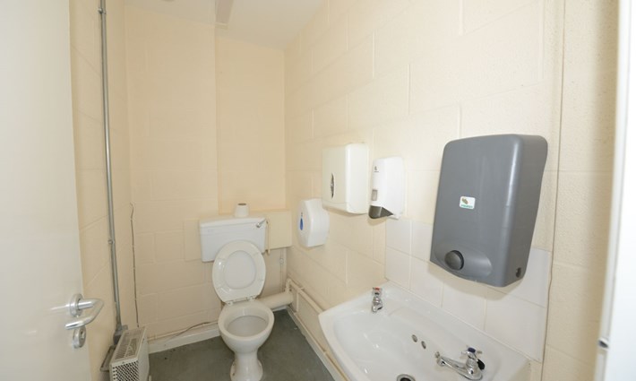 Birch Park Unit B Gents toilet.JPG.jpg